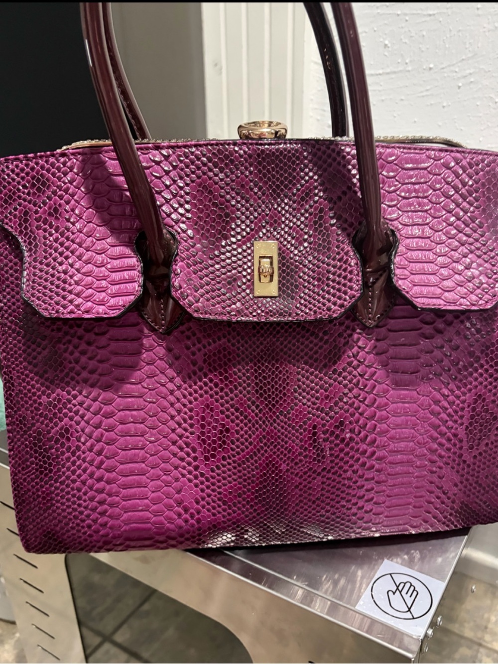 Front Turn-Lock Faux Python Kiss-Lock structured Satchel Bag - Picture 7 of 7